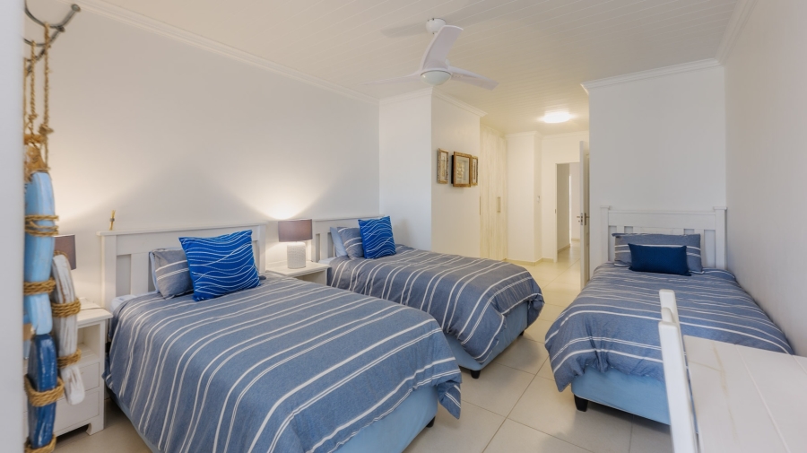 4 Bedroom Property for Sale in Oceanview Heights Western Cape
